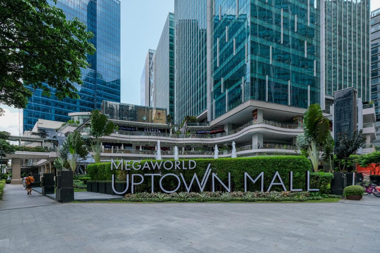 Uptown Parksuites Modern Room Manila Exterior photo